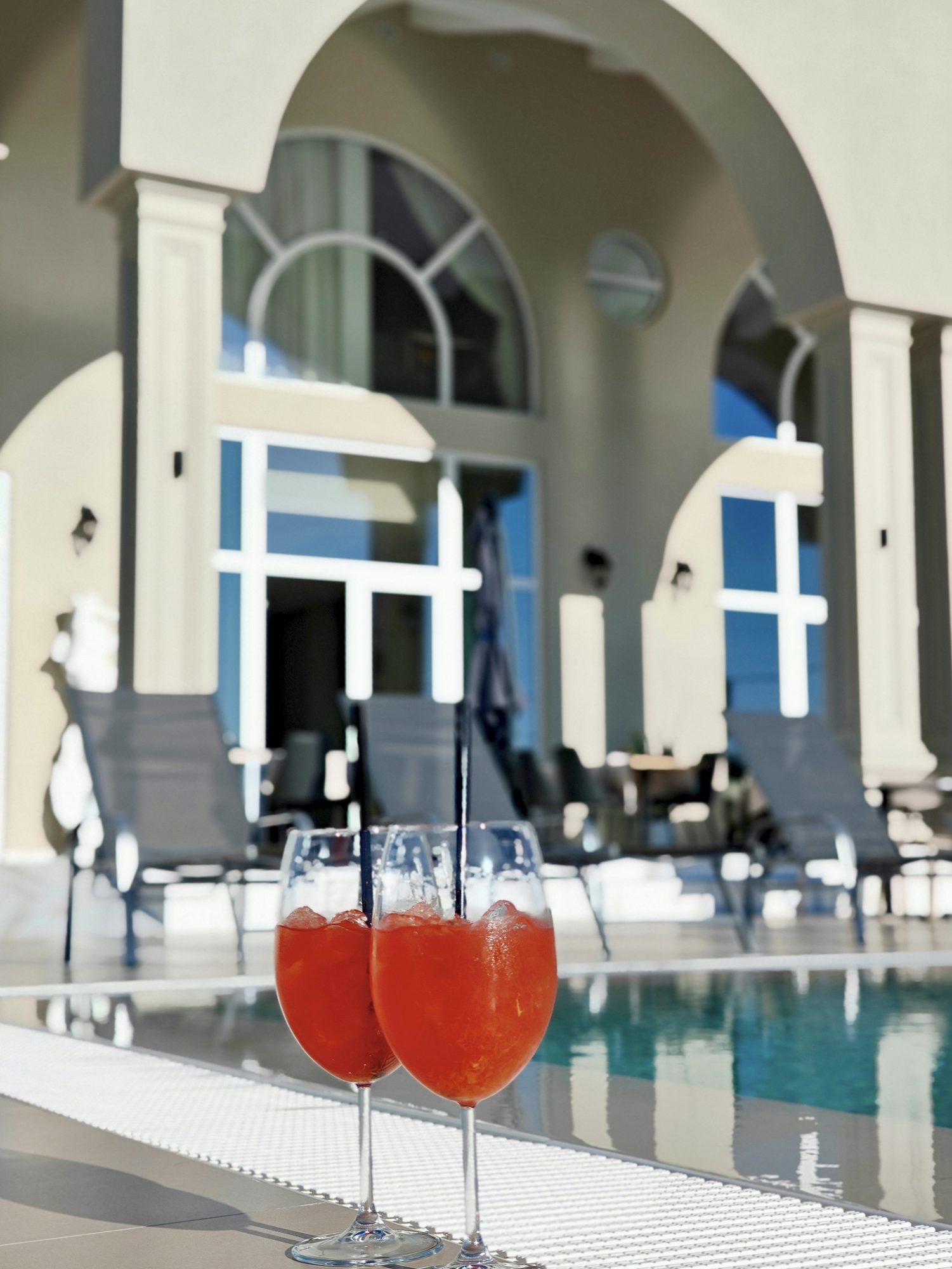 Cocktail al bordo piscina — aperitivo Orion