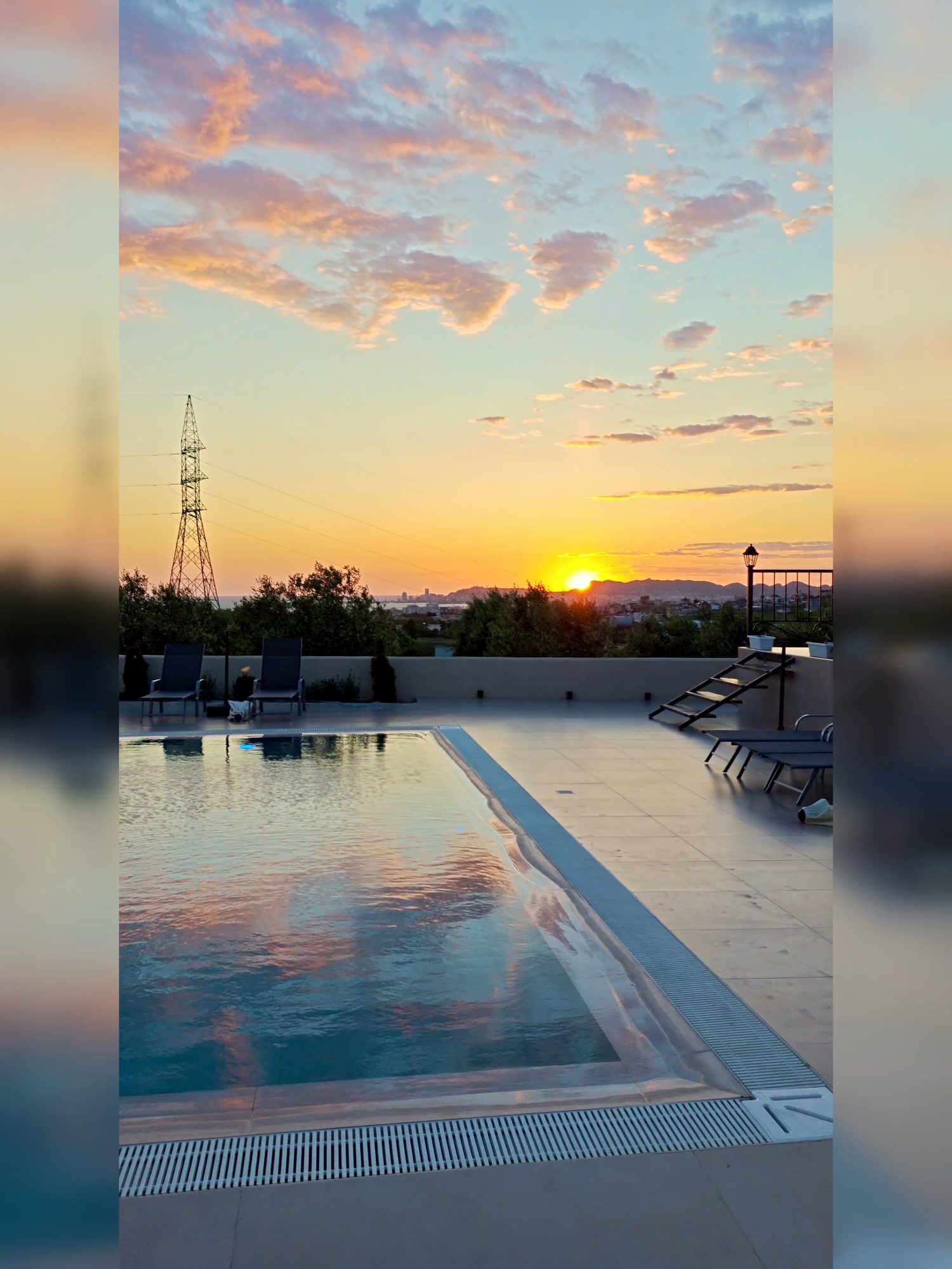 Tramonto dalla piscina Orion